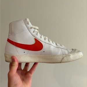 Nike Men’s Blazer Mid ‘77 shoes, White & Orange